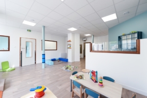 Agencement de crèches et locaux commerciaux