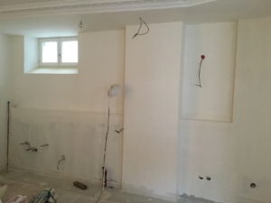 La cuisine avant travaux - appartement de 120m2 Paris 10è