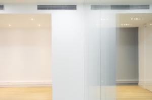Création de cloisons vitrées pour des bureaux