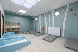 Création d'un plafond dalle pour une crèche parisienne