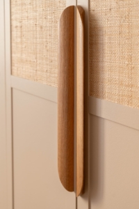 Détail des poignées de l'armoire