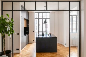 Vue de la cuisine depuis le salon