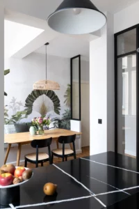 salle à manger, vue depuis la cuisine