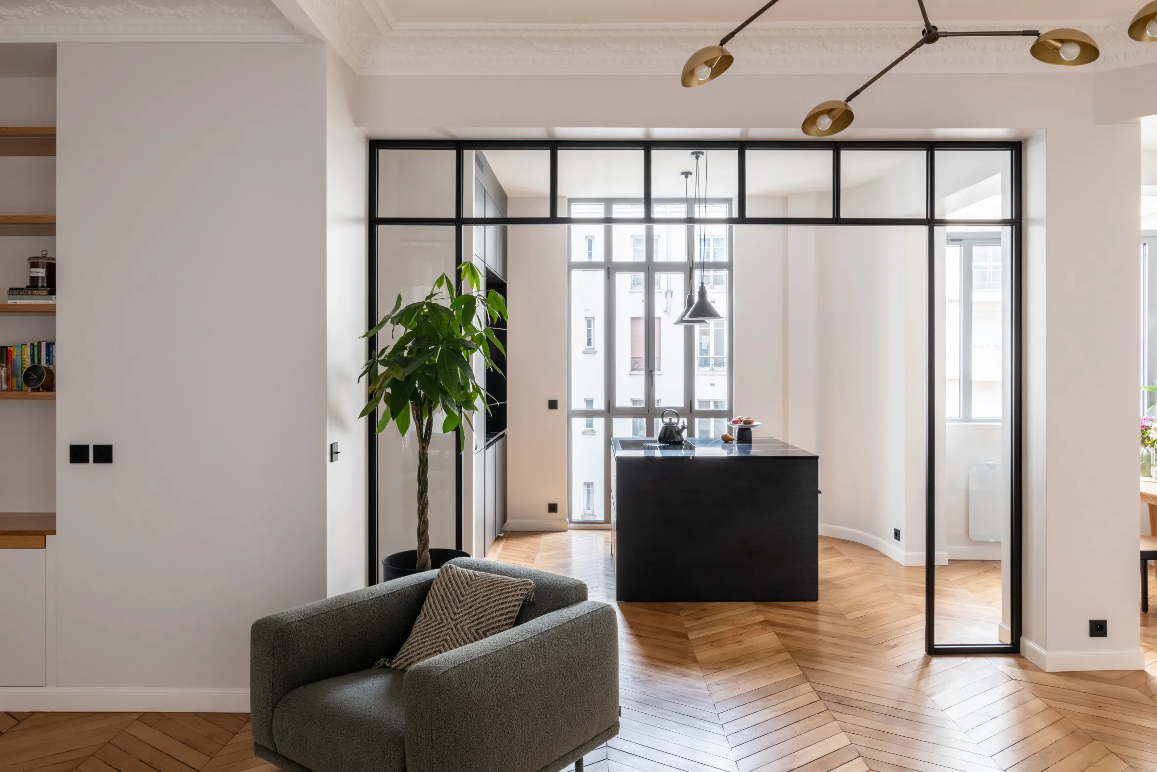 Vue du salon vers la cuisine